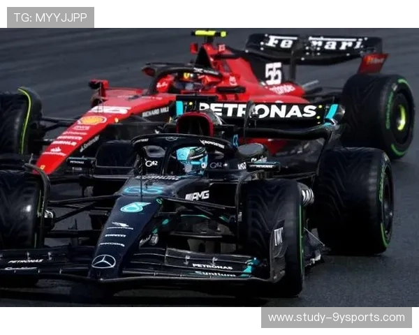 F1赛季最新动态:梅赛德斯与红牛争锋本赛季关键战役 F1赛季最新动态:梅赛德斯与红牛争锋本赛季关键战役