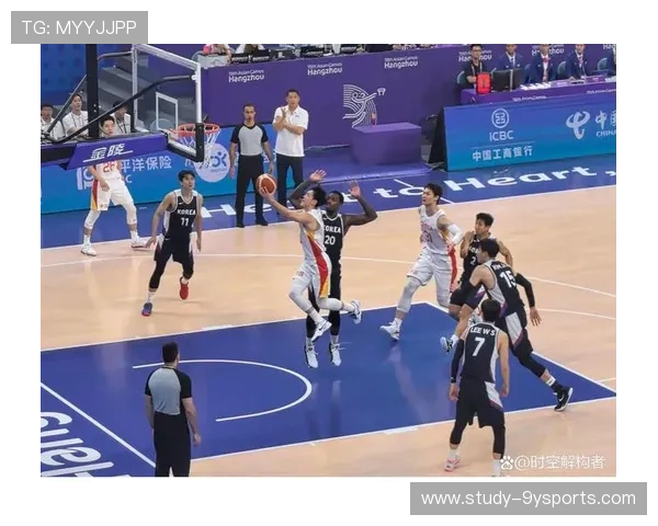 中国男篮奋力拼搏逆袭胜韩国 锋线新星崭露头角成比赛关键