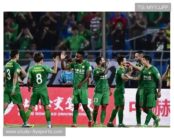 国足备战新赛季阵容调整引发球迷热议与期待