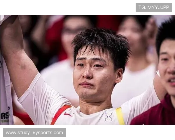 中国男篮力克韩国晋级亚锦赛四强，核心球员发挥出色展现全新战术体系