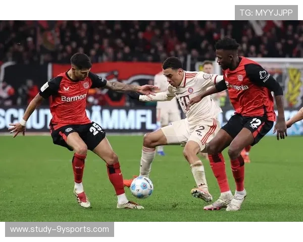 欧冠激战再起豪门对决引爆球迷热情全场焦点聚集