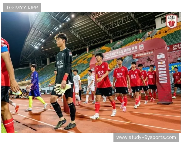 粤超联赛发展现状与未来前景分析：推动本土足球水平提升与文化传播